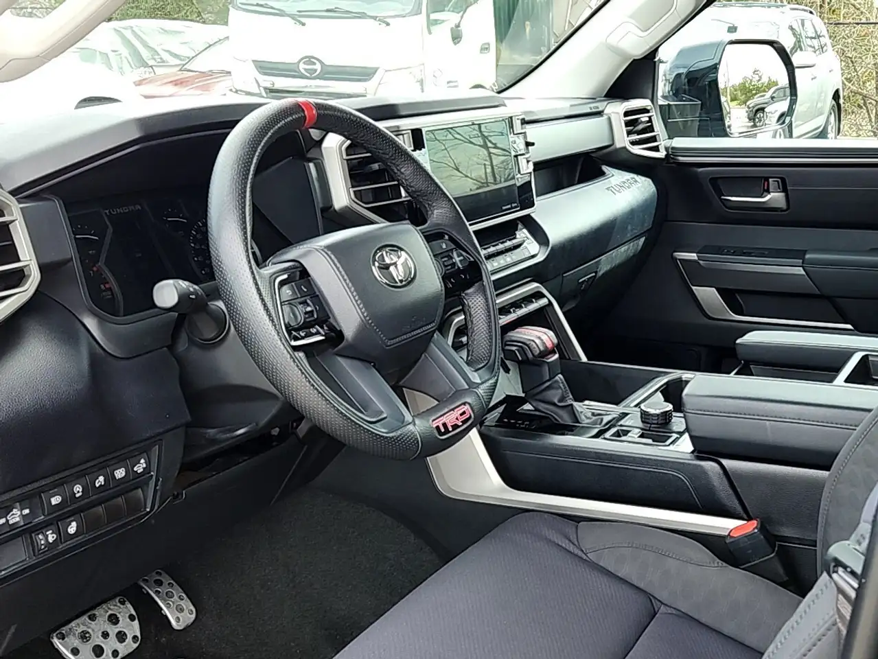Toyota Tundra снимка Toyota Tundra