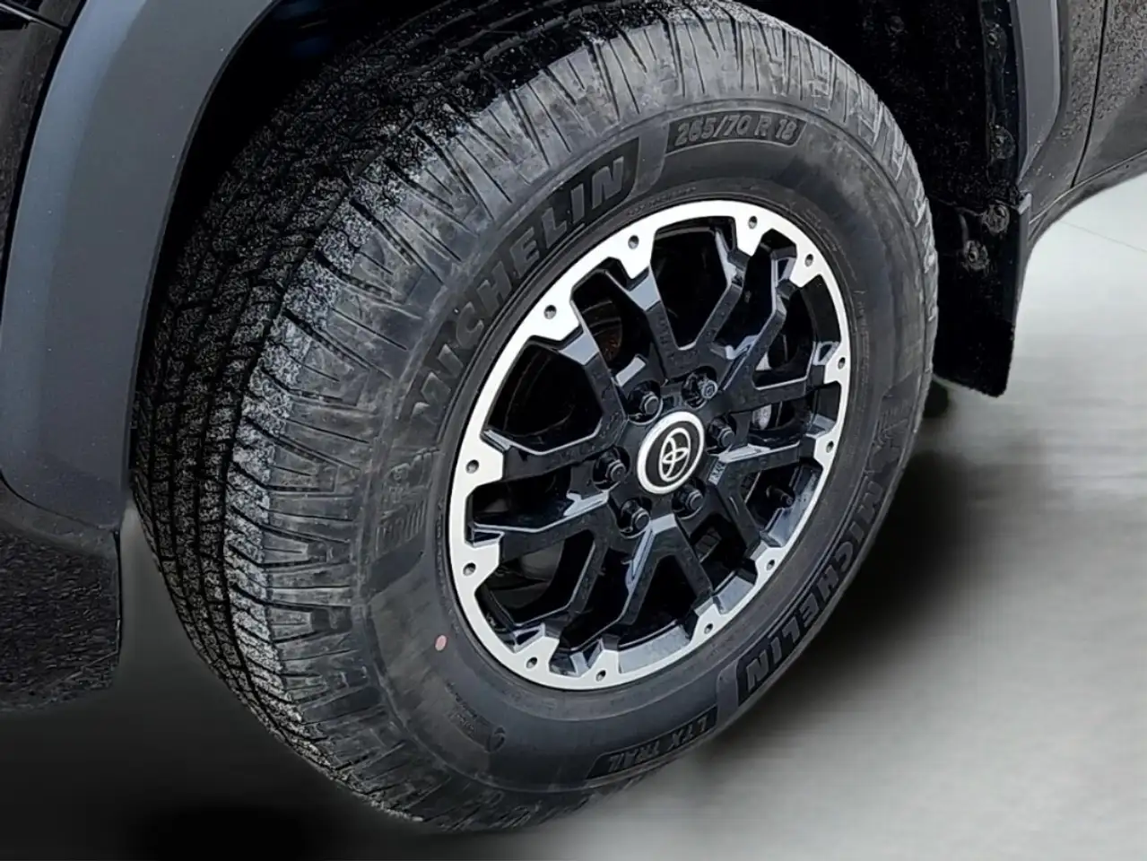 Toyota Tundra снимка Toyota Tundra