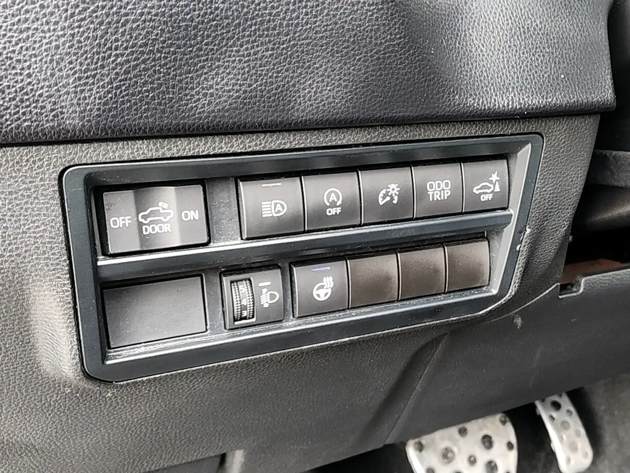 Toyota Tundra снимка Toyota Tundra