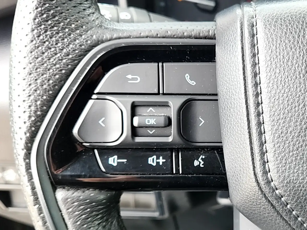 Toyota Tundra снимка Toyota Tundra