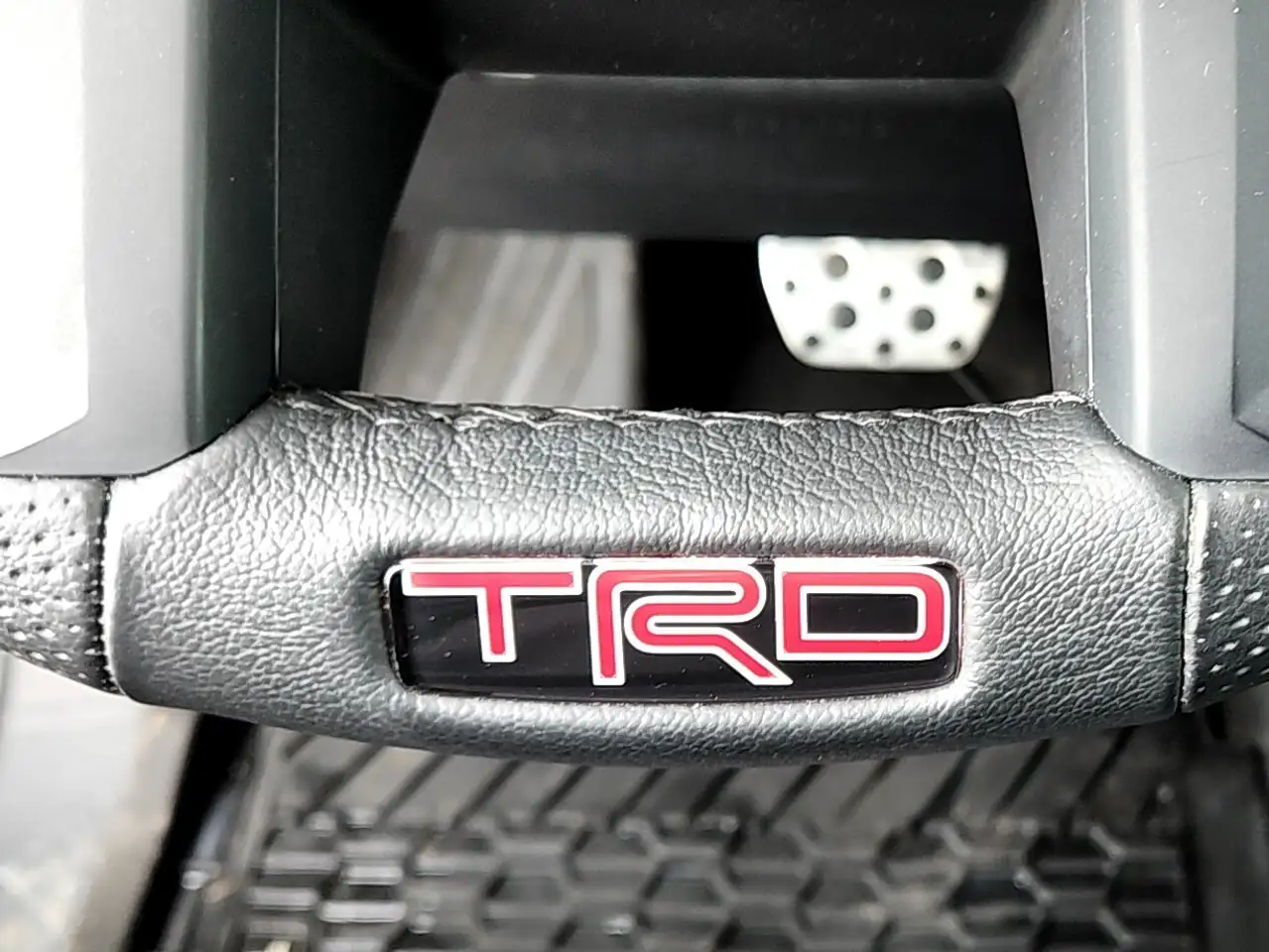 Toyota Tundra снимка Toyota Tundra
