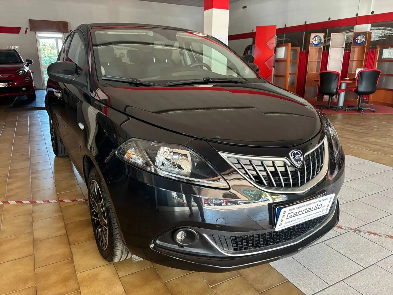 Lancia Ypsilon 2024 — фото 8