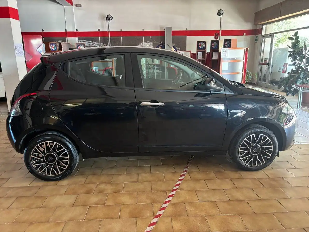 Lancia Ypsilon 2024 — фото 7