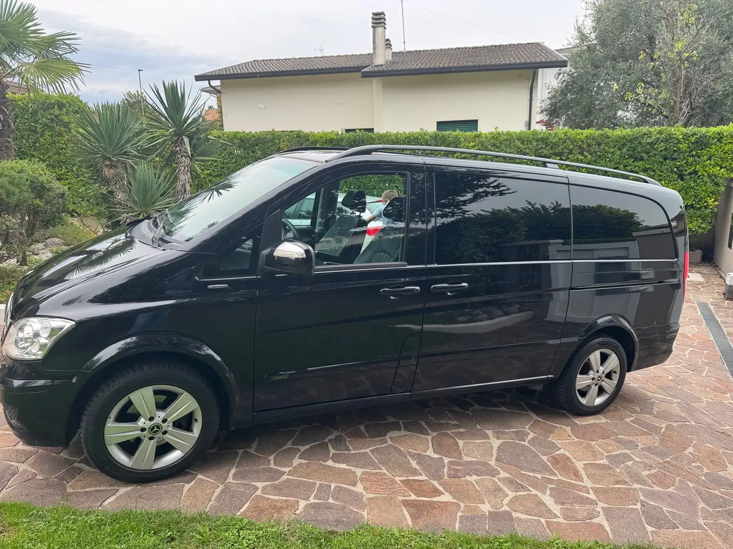 Mercedes-Benz Viano 2.2 cdi Ambiente 163cv L 7POSTI Nero - 2