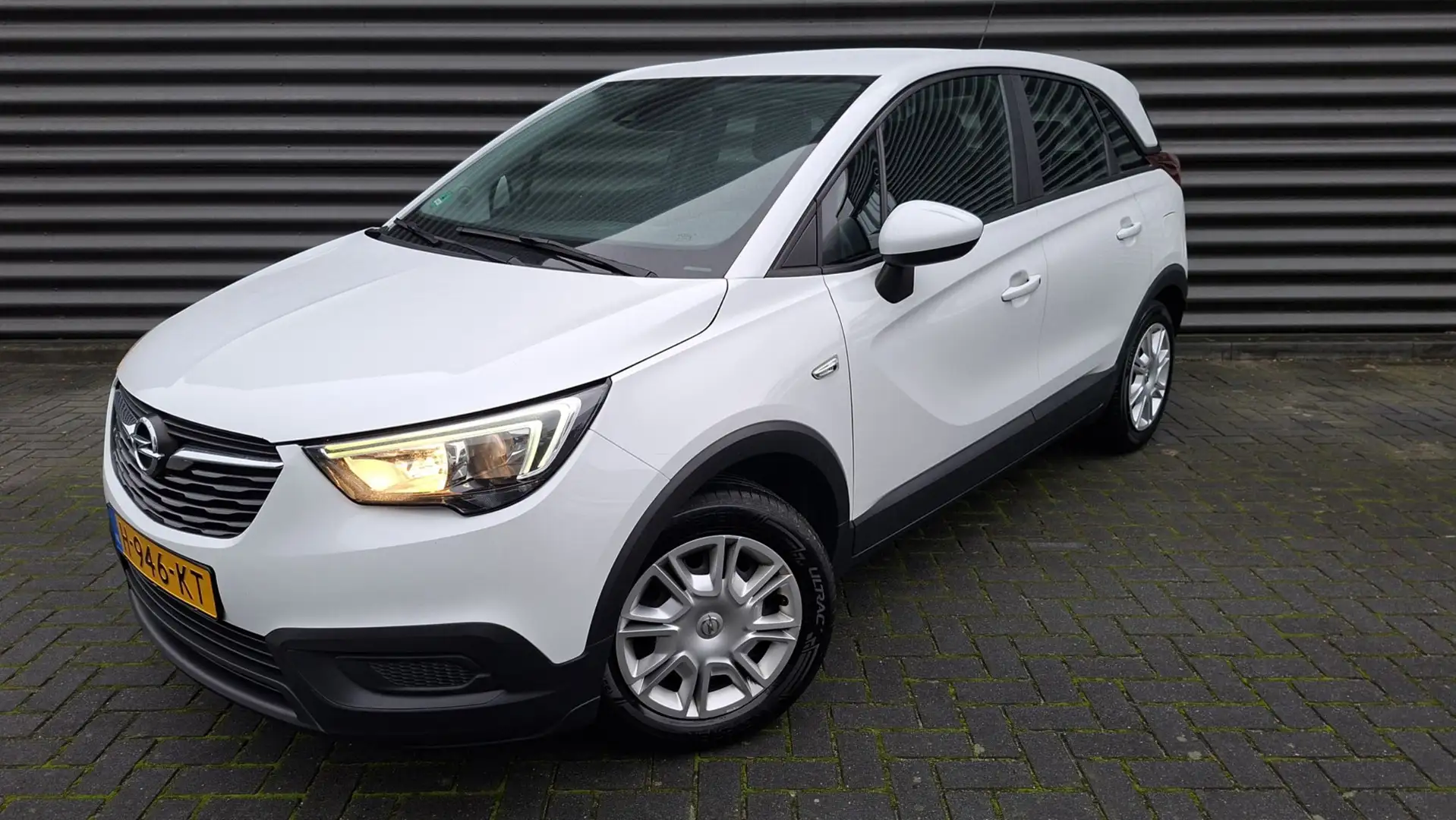 Opel Crossland X 1.2 Edition Wit - 1