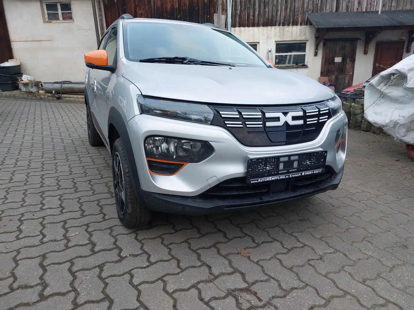 Dacia Spring 45 EXPRESSION+ CCS 30kW Navi PDC R-Kamera Argento - 2