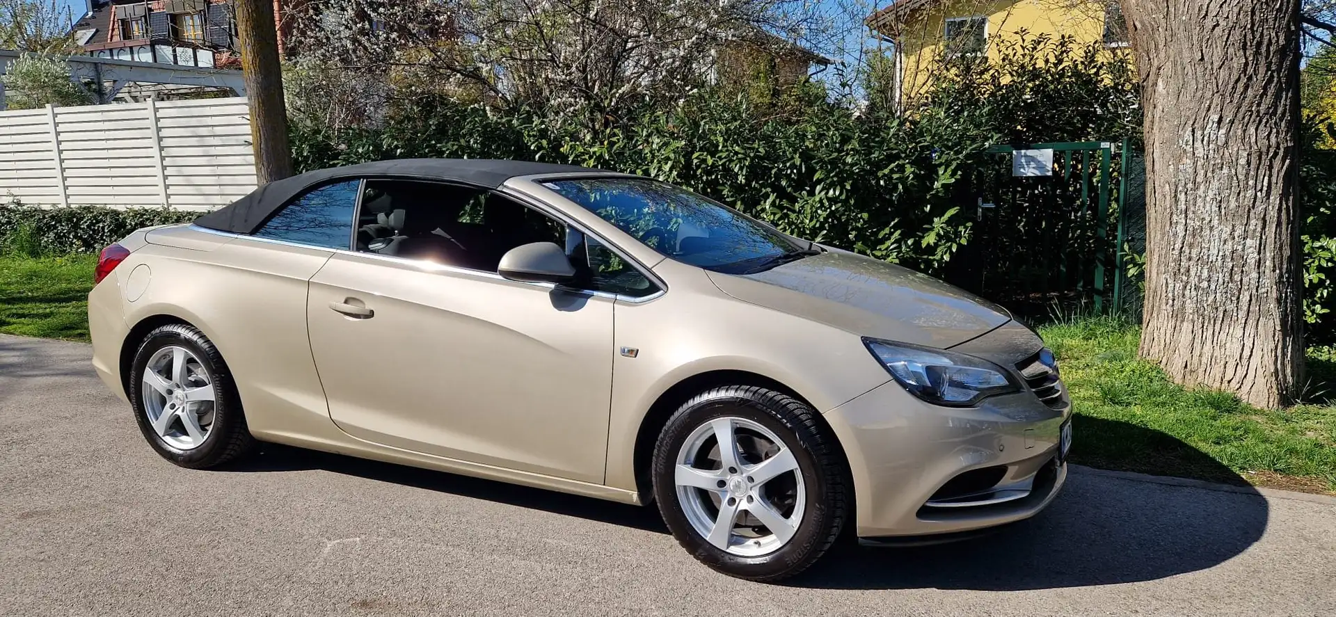 Opel Cascada 1,4 Turbo Ecoflex Edition Start/Stop System Beige - 1
