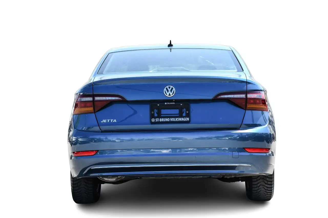 Volkswagen Jetta снимка Volkswagen Jetta