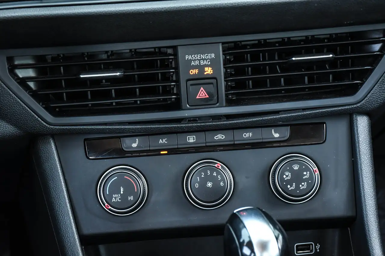 Volkswagen Jetta снимка Volkswagen Jetta