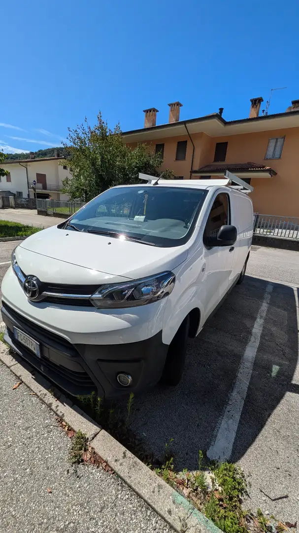 Toyota Proace 1.6 bijela - 2