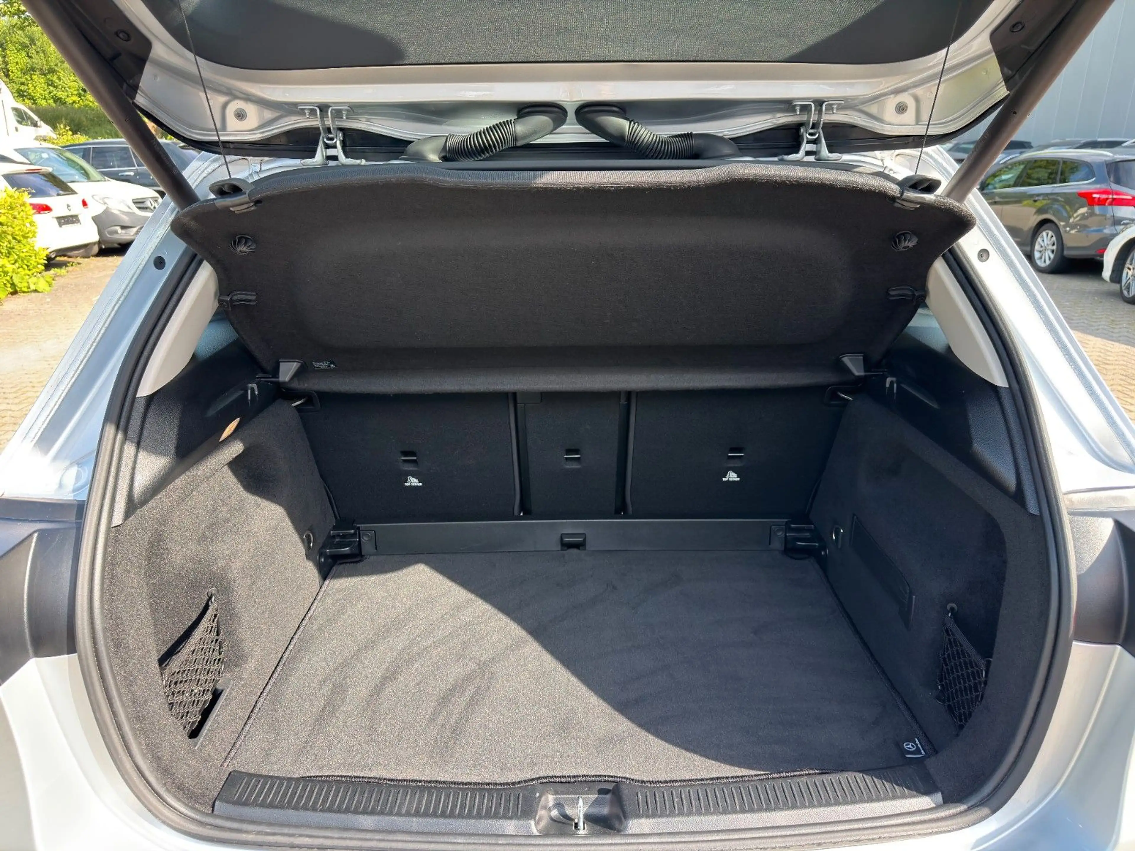 Mercedes-Benz B 180 d Garantie *Keyless *Kamera *LED *Navi — photo 13