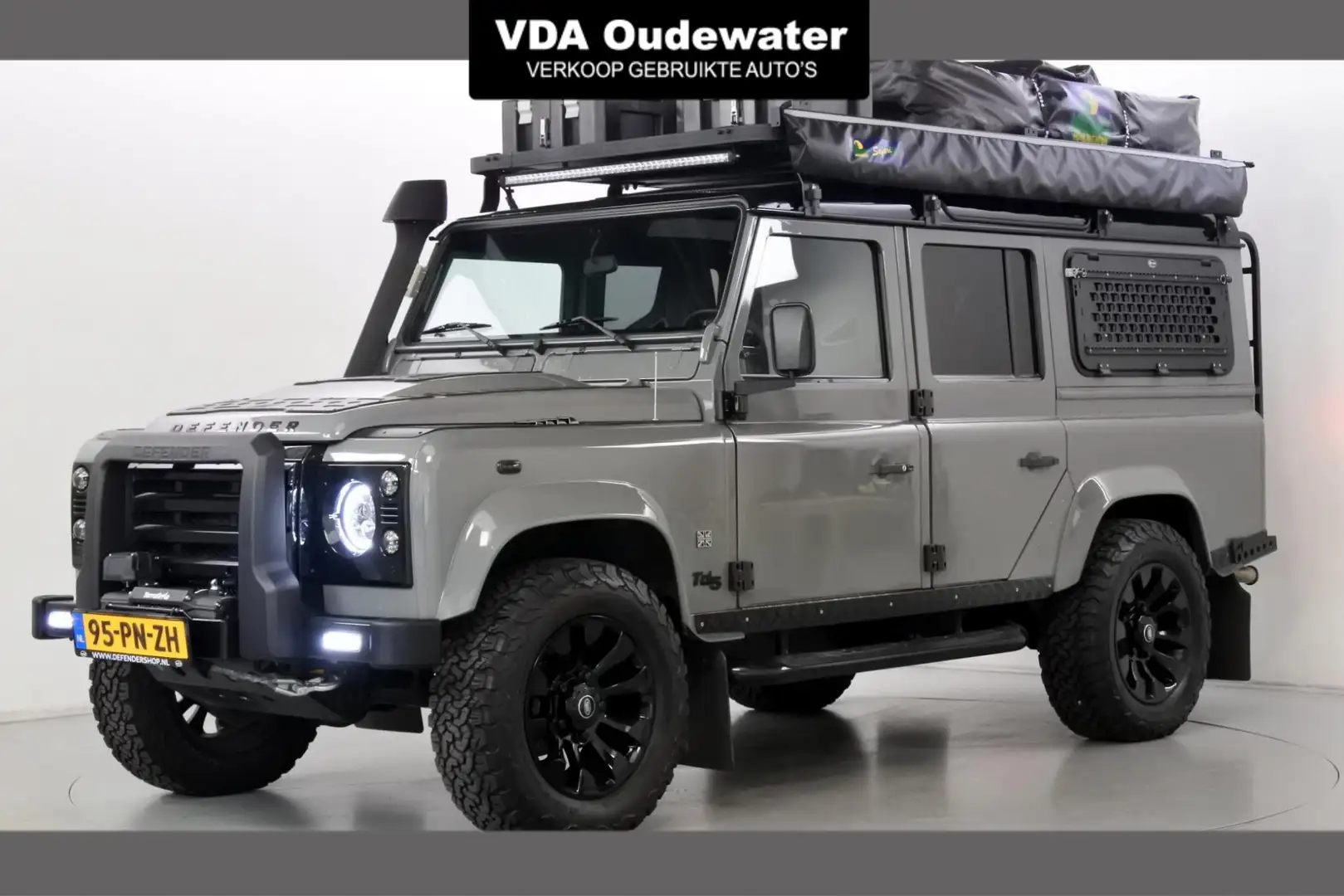 Land Rover Defender TD5 110 Restomod Alleen op Afspraak Grijs - 1