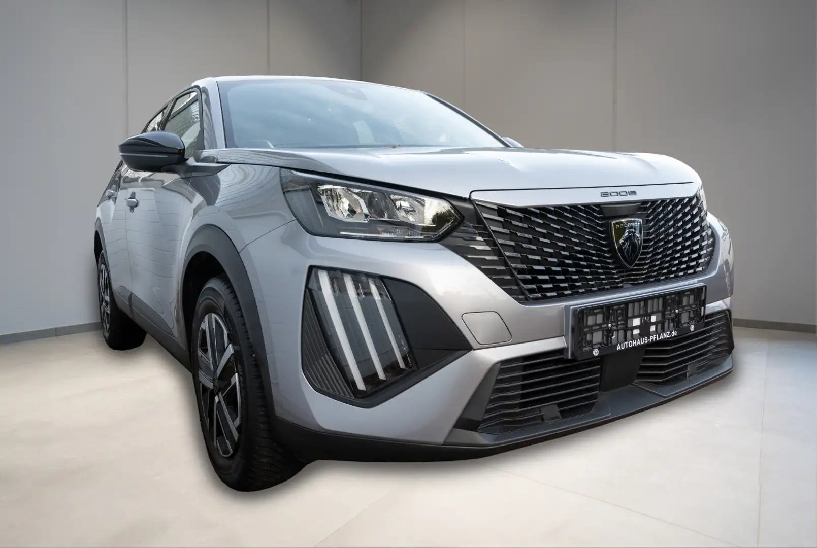 Peugeot 2008 Active 1.2 PureTech 100 Argent - 2