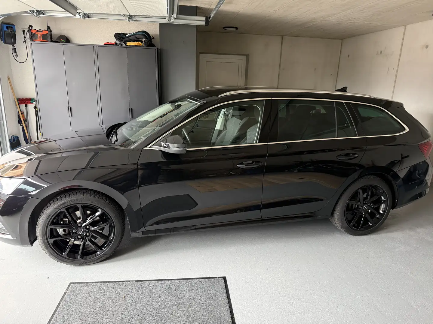 Skoda Octavia Combi 2,0 TDI 4x4 Style DSG - 1