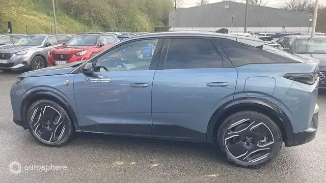 Peugeot 3008 view 3