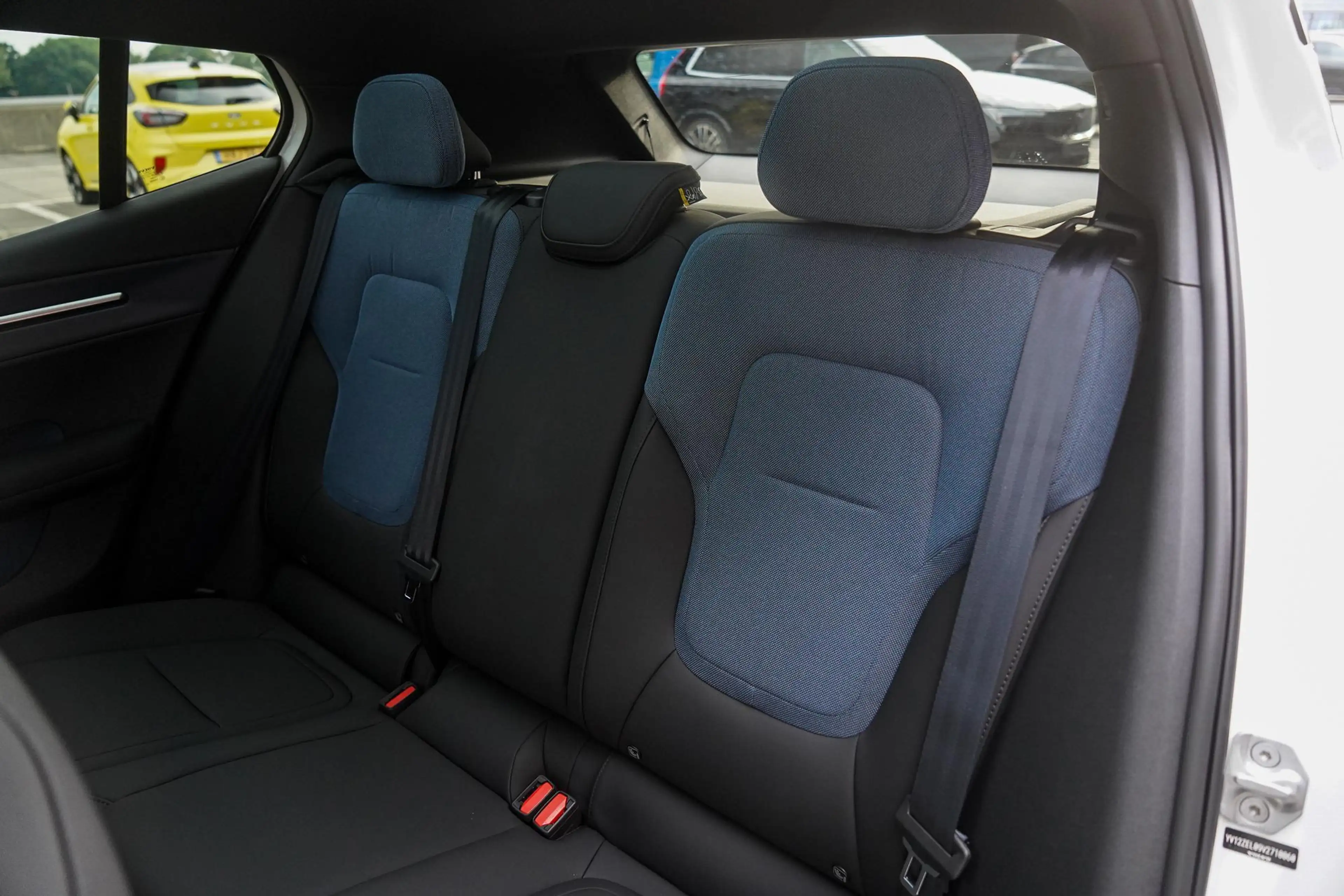 Volvo EX30 Single Motor Ext Range Plus Black Ed Europa 69 kWh — photo 15