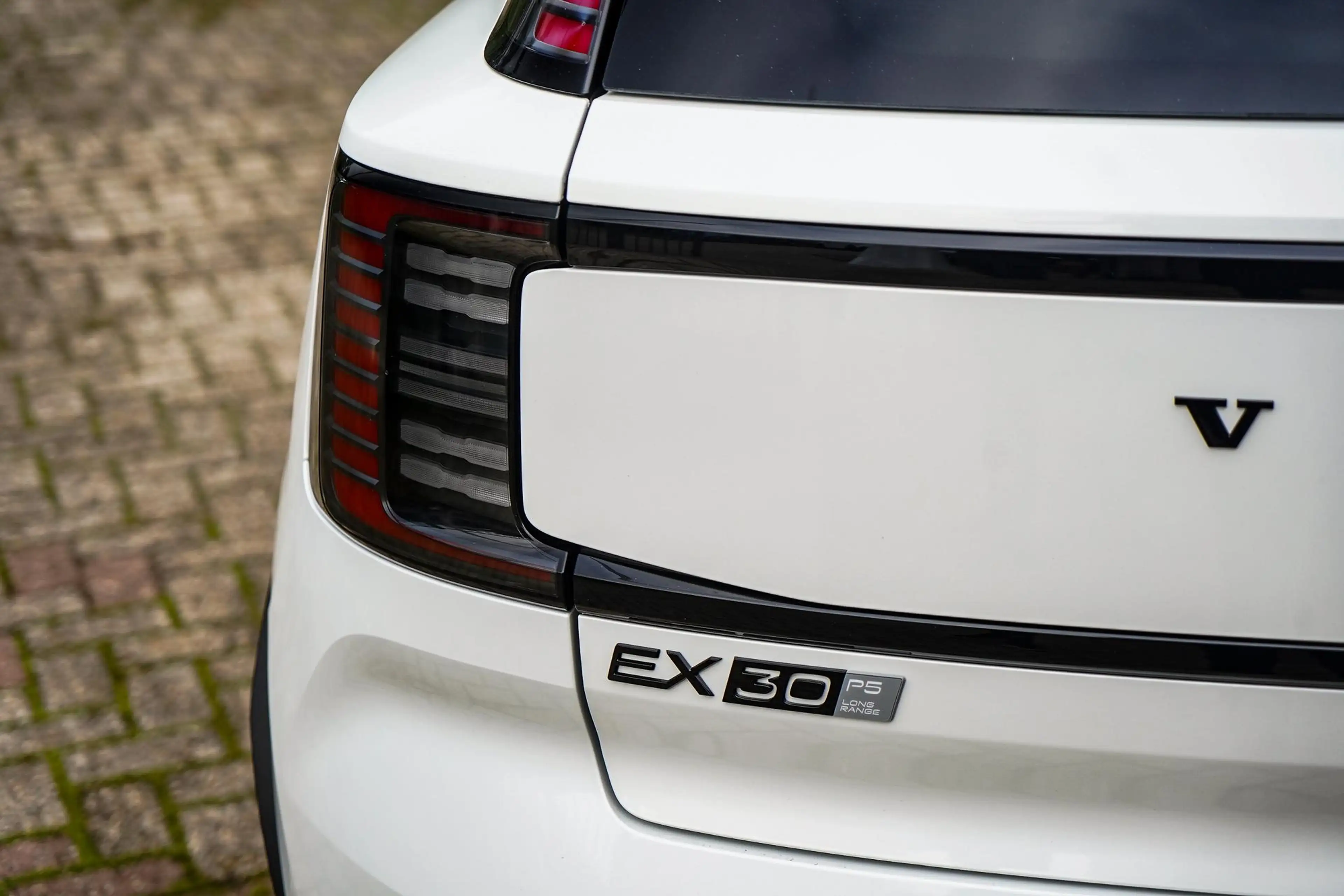Volvo EX30 Single Motor Ext Range Plus Black Ed Europa 69 kWh — photo 8
