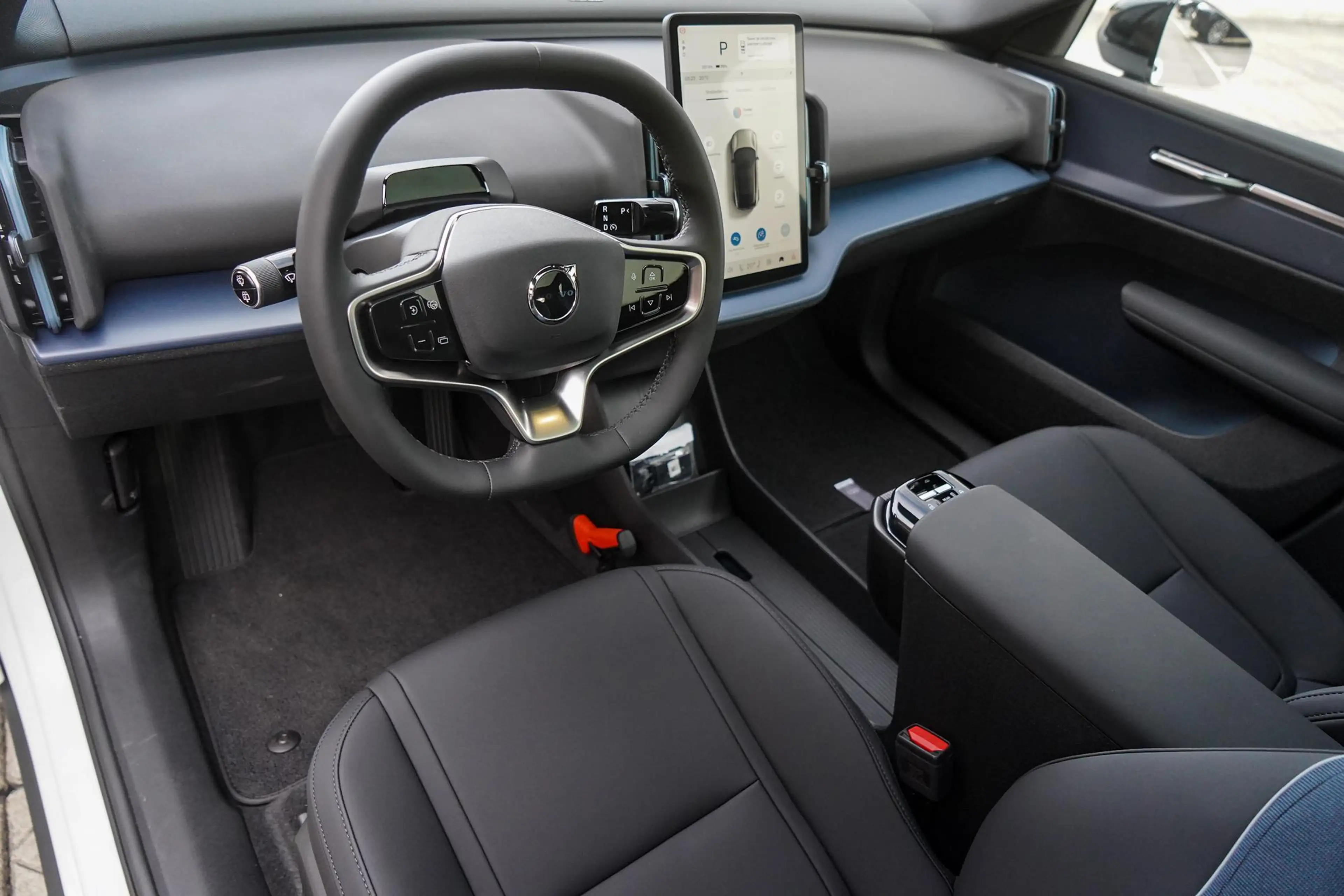 Volvo EX30 Single Motor Ext Range Plus Black Ed Europa 69 kWh — photo 11