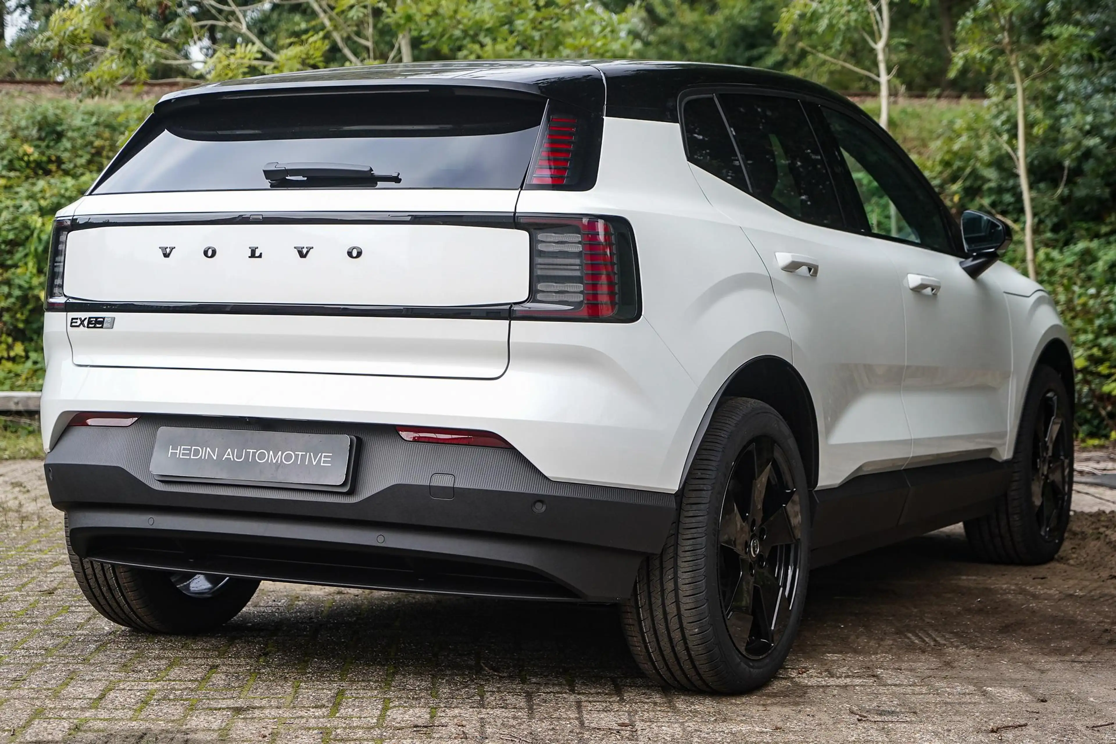 Volvo EX30 Single Motor Ext Range Plus Black Ed Europa 69 kWh — photo 6