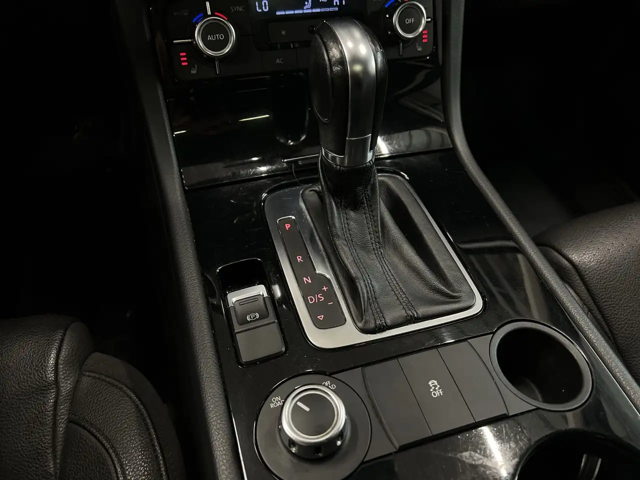 Volkswagen Touareg снимка Volkswagen Touareg