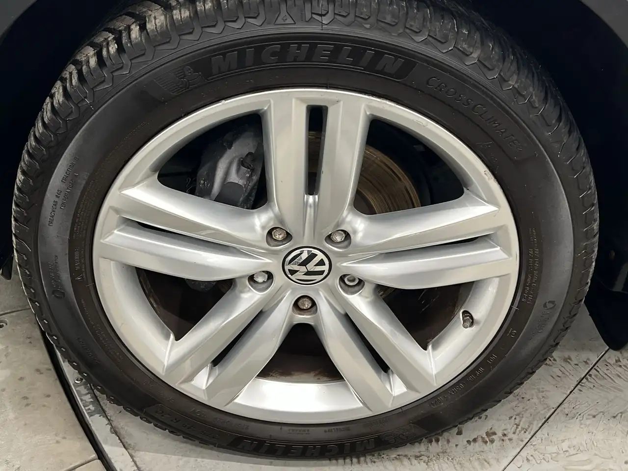 Volkswagen Touareg снимка Volkswagen Touareg