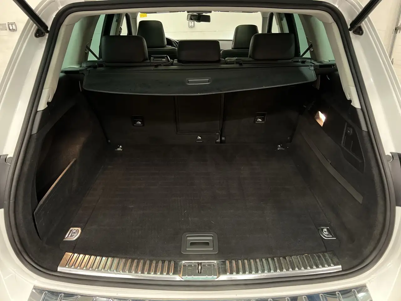 Volkswagen Touareg снимка Volkswagen Touareg