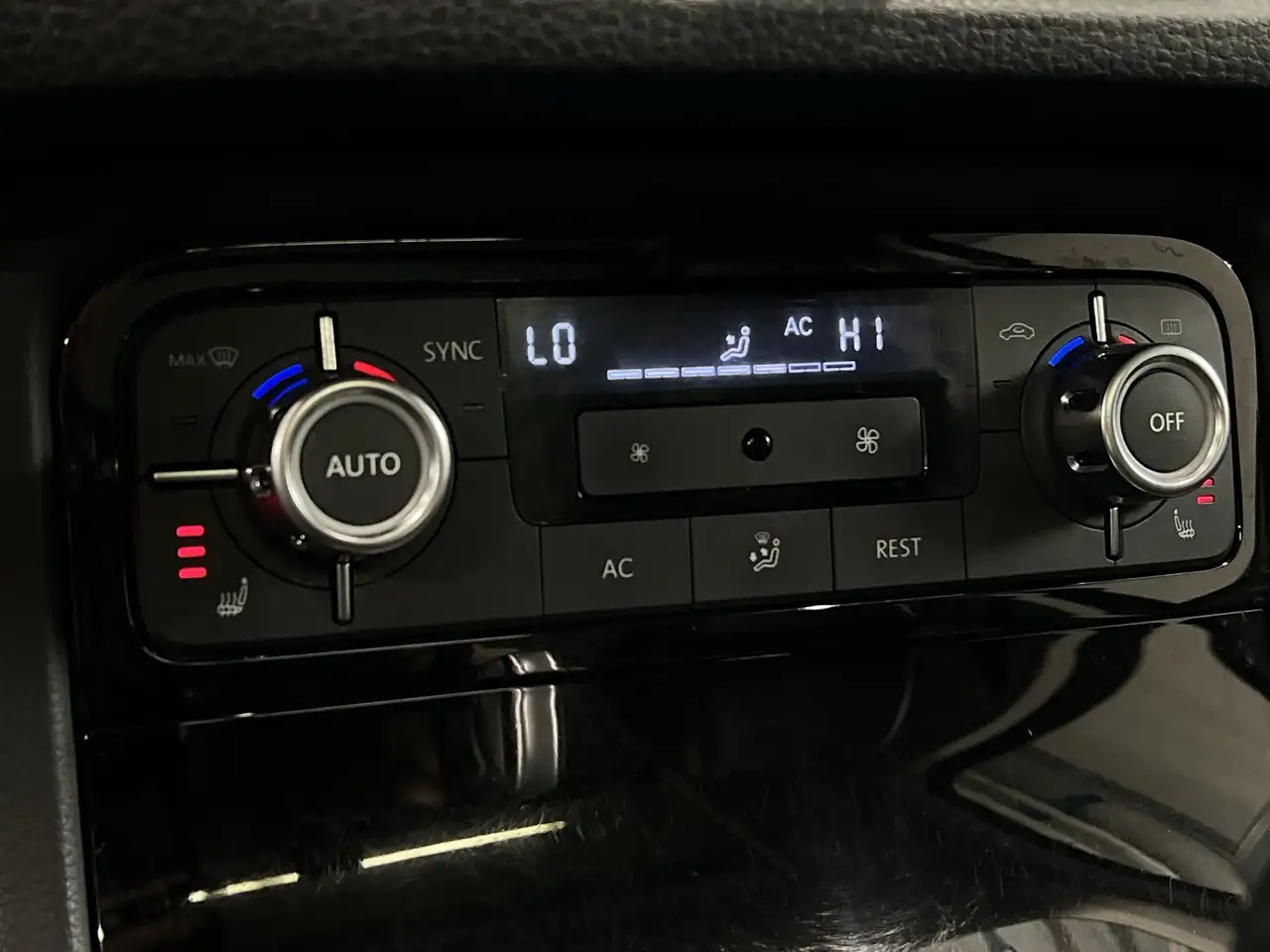 Volkswagen Touareg снимка Volkswagen Touareg