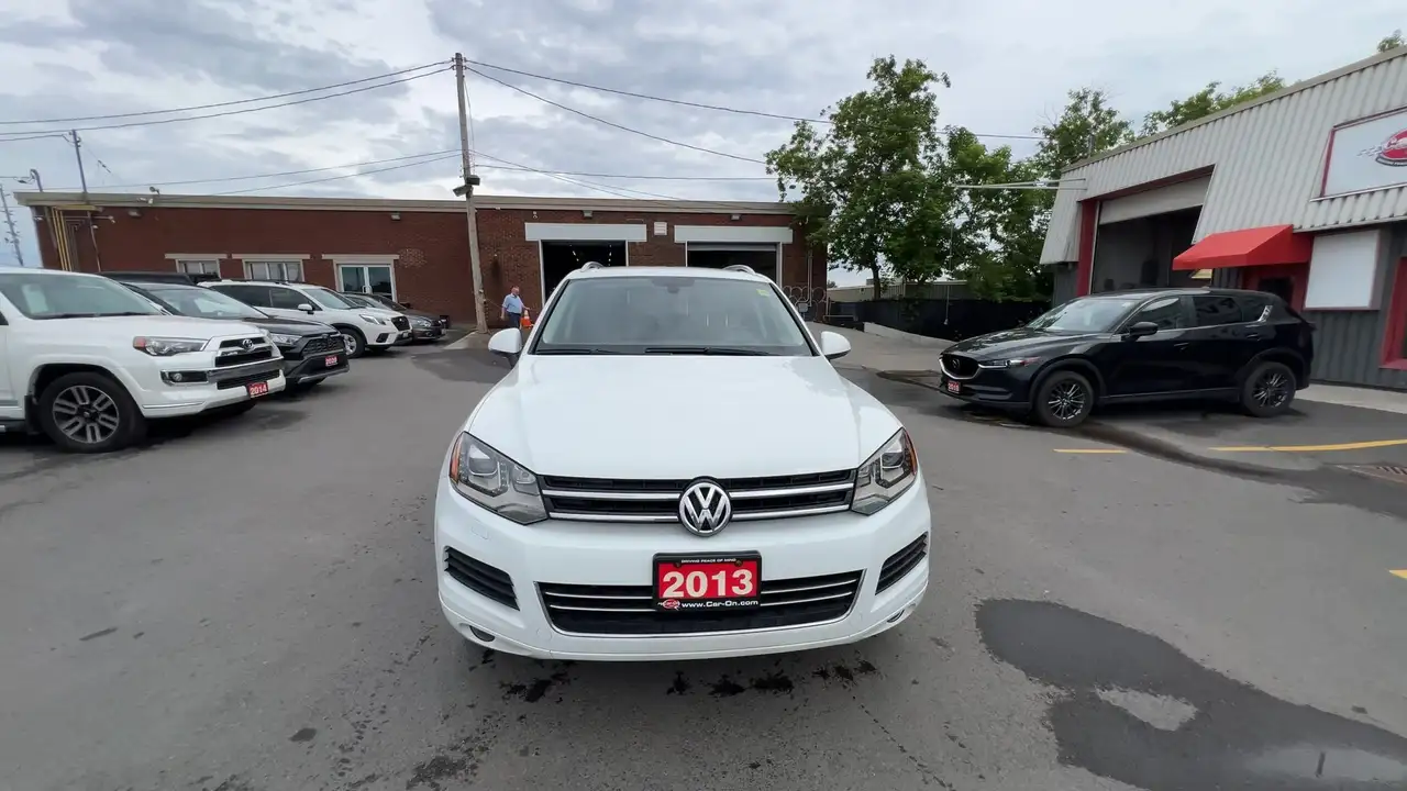 Volkswagen Touareg снимка Volkswagen Touareg