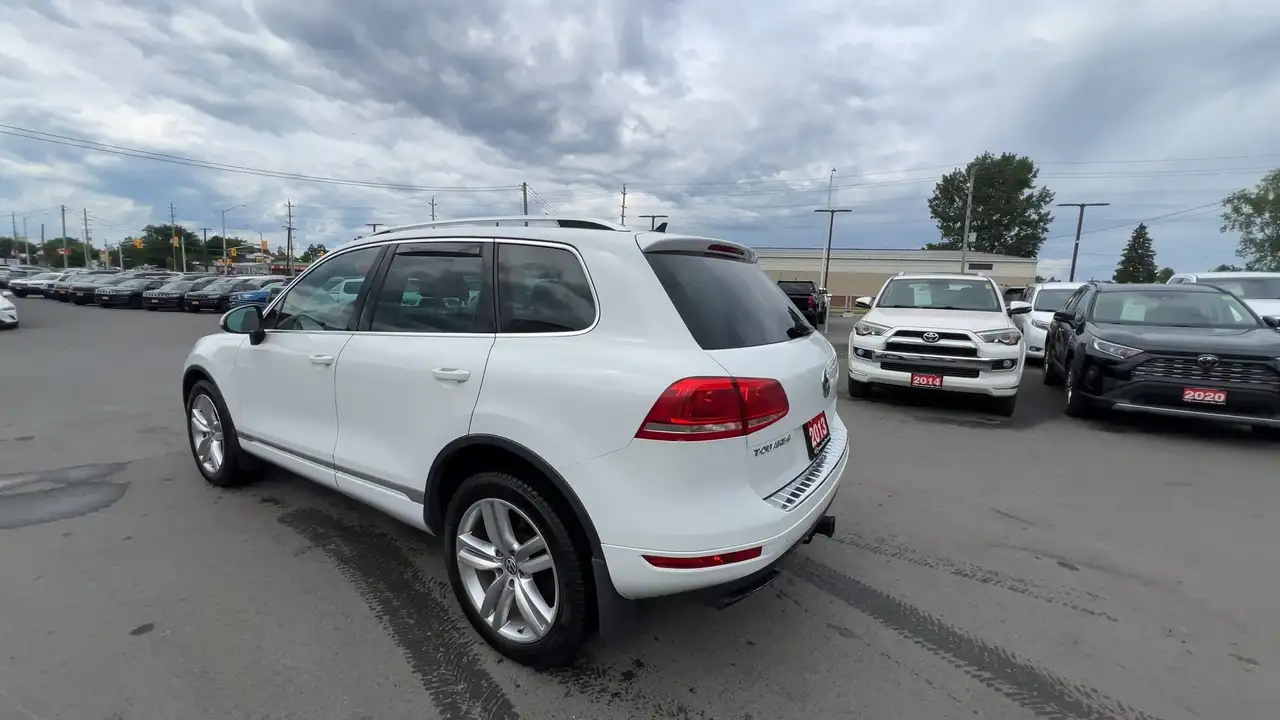 Volkswagen Touareg снимка Volkswagen Touareg