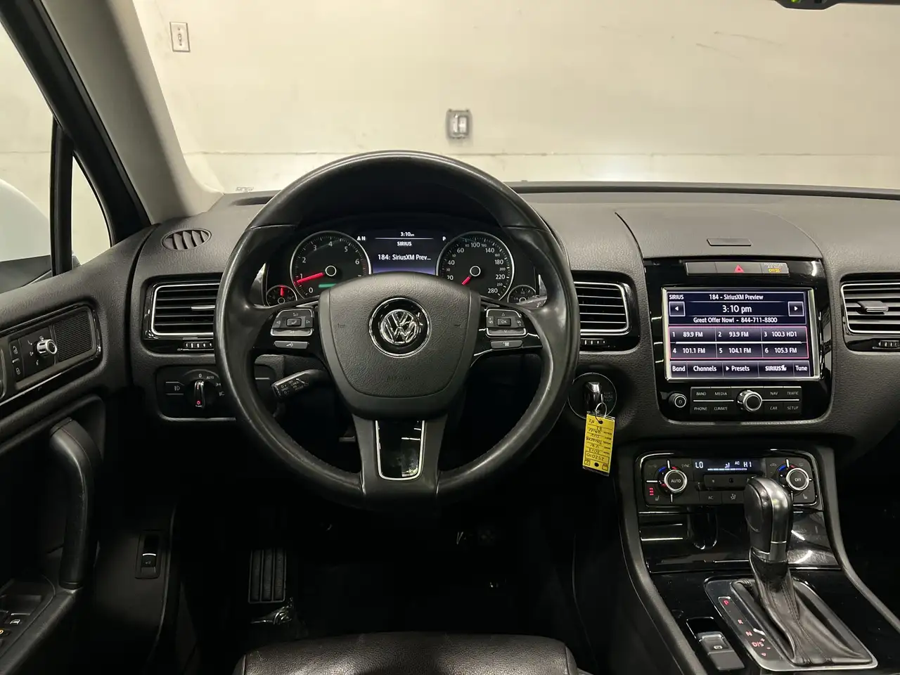 Volkswagen Touareg снимка Volkswagen Touareg