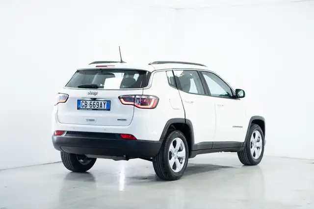 Jeep Compass view 3