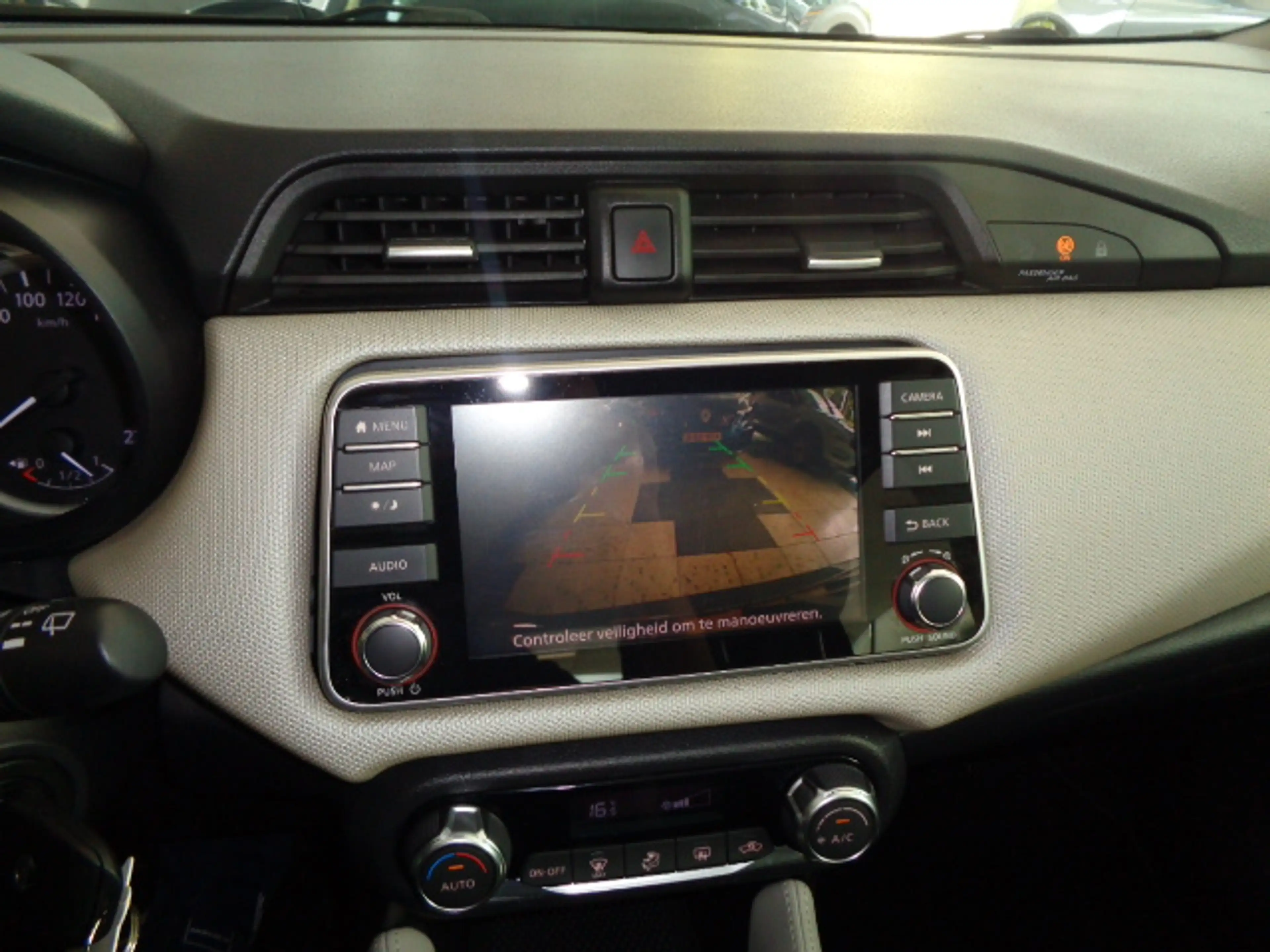 Nissan Micra 1.0 IG-T 100pk N-Connecta Automaat Clima Cam. — photo 15