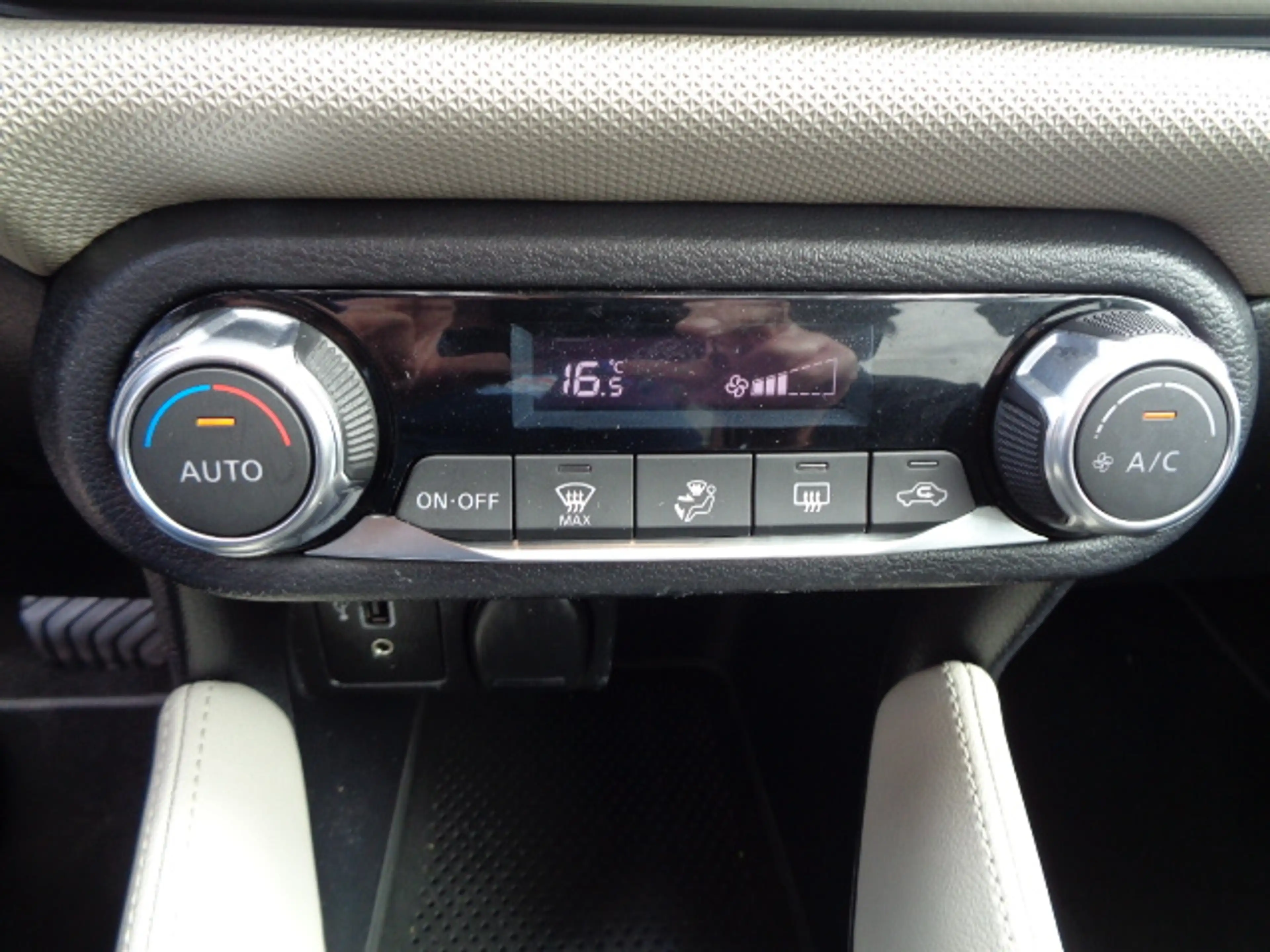 Nissan Micra 1.0 IG-T 100pk N-Connecta Automaat Clima Cam. — photo 11