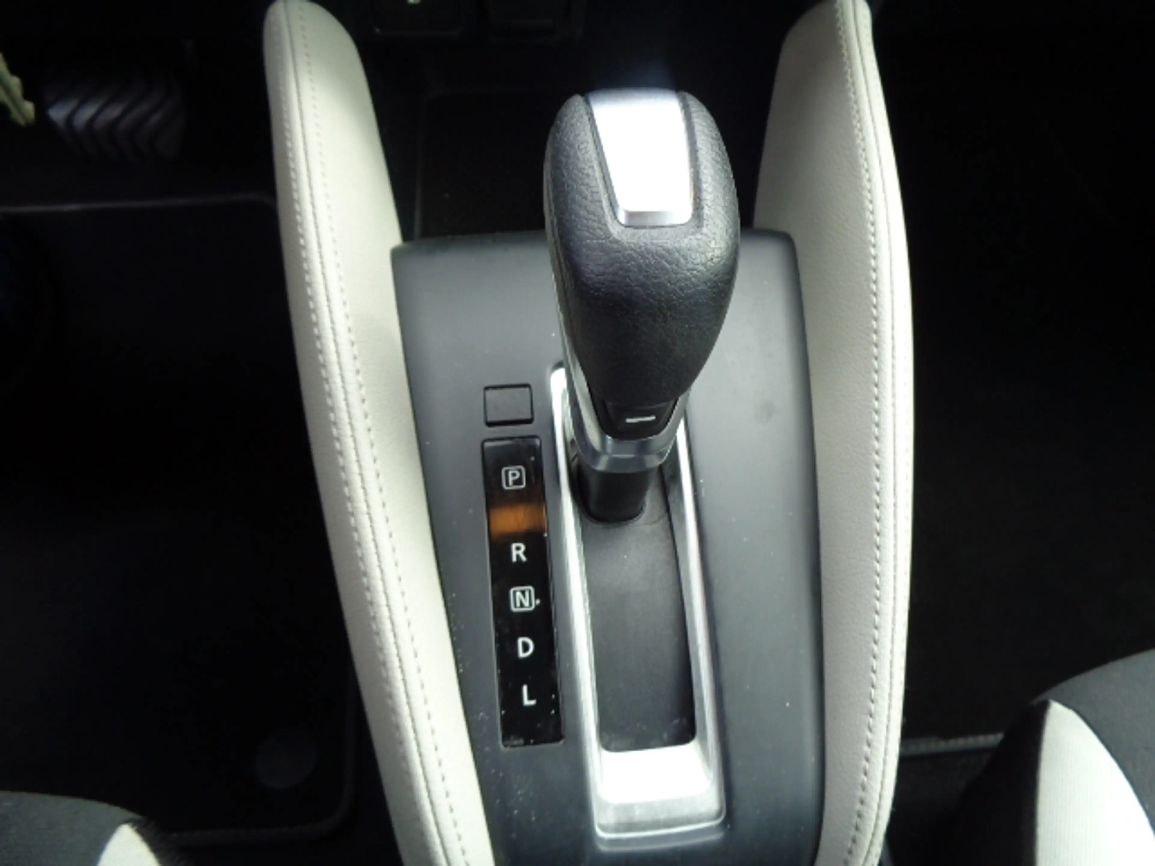 Nissan Micra 1.0 IG-T 100pk N-Connecta Automaat Clima Cam. — photo 12