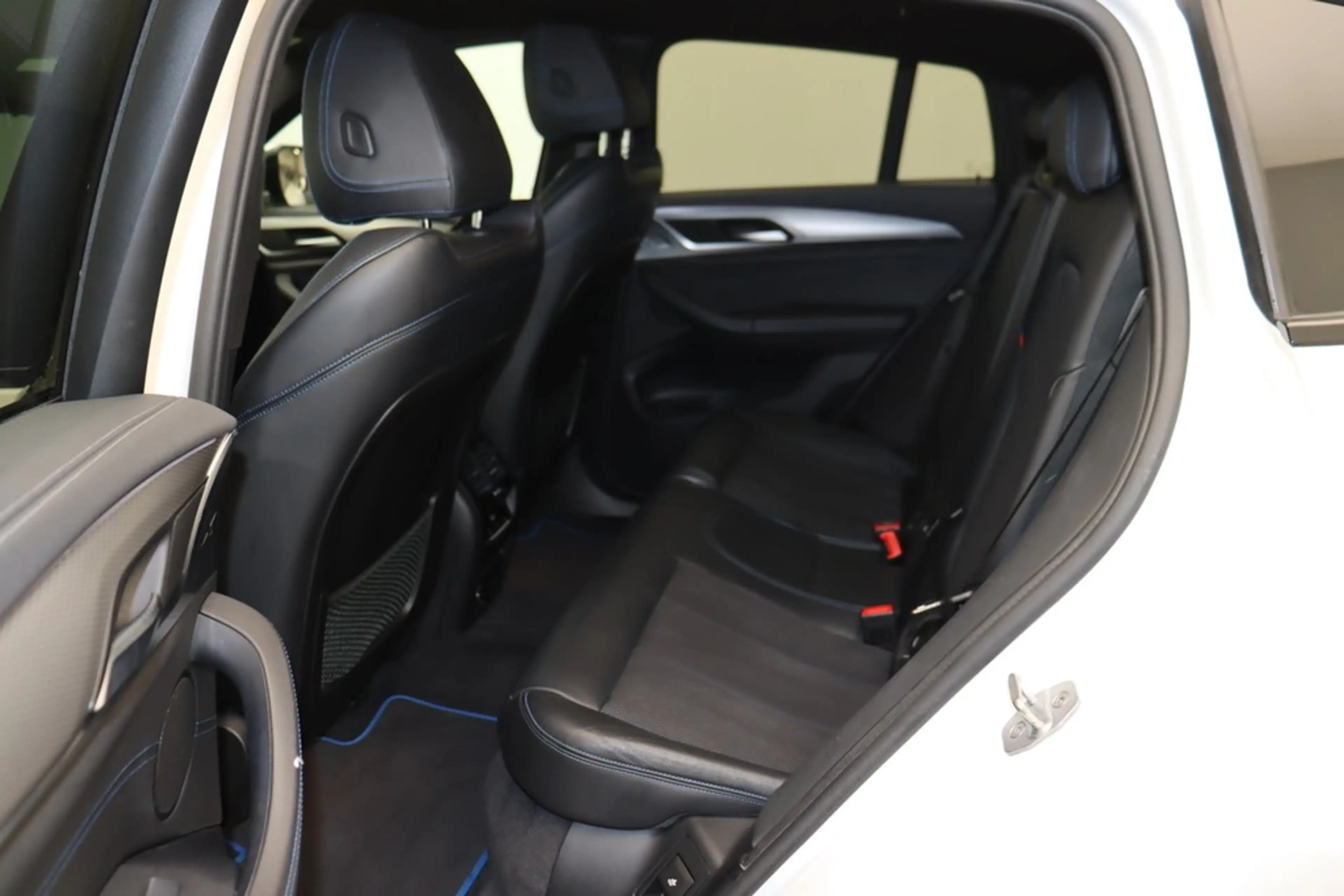BMW X4 xDrive 30 i M Sport . LED Navi ACC HuD — photo 11