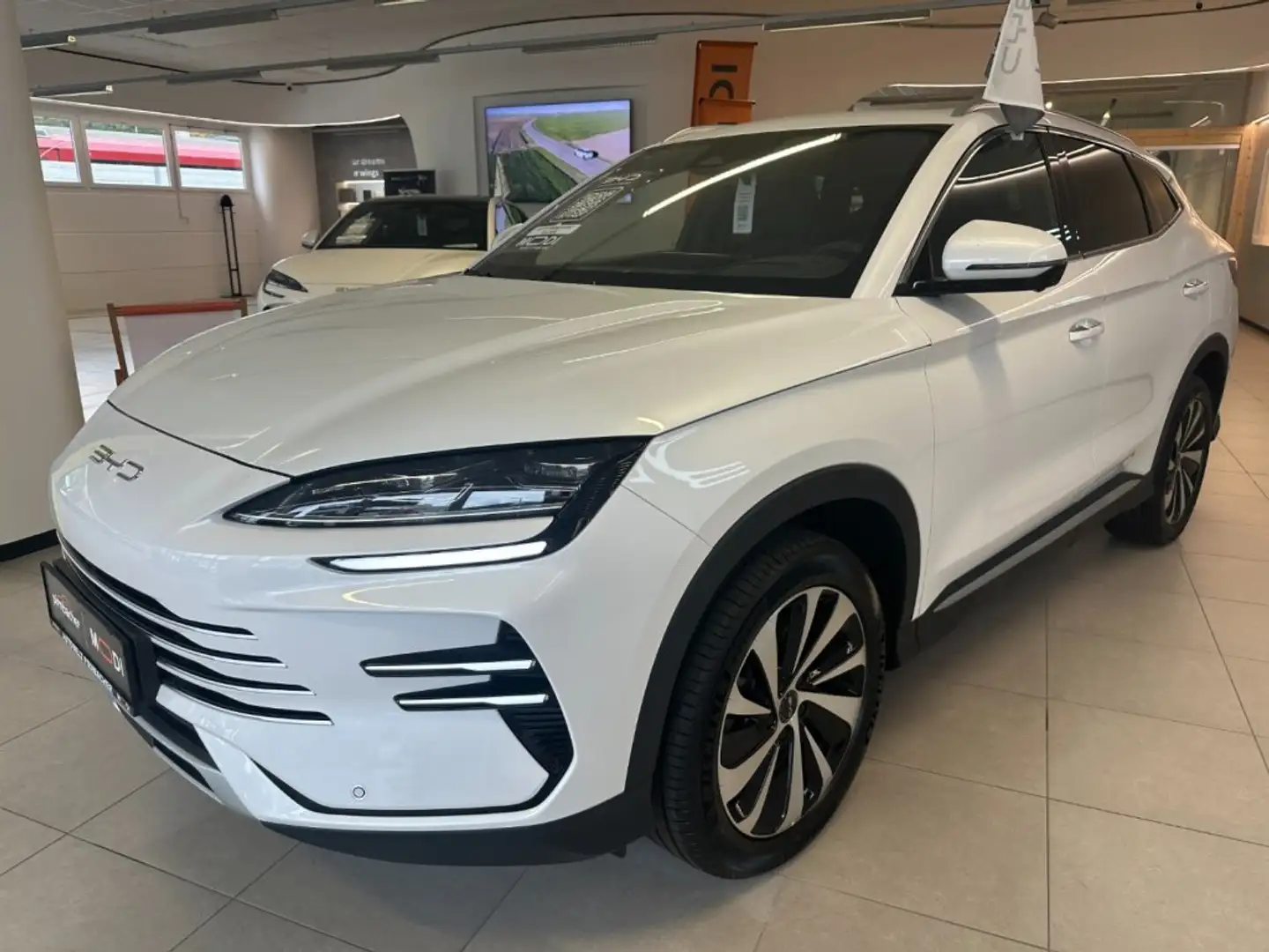 BYD Seal U DM-i Design AWD Weiß - 2