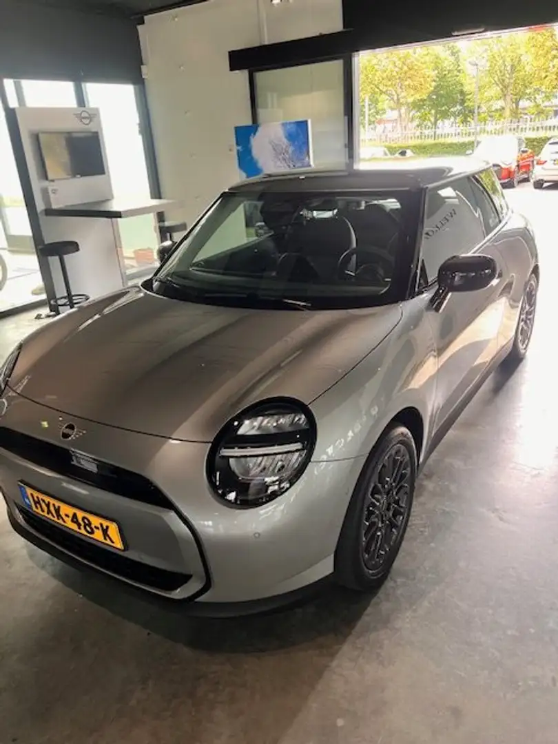 MINI Cooper E Essential Серебристый - 2