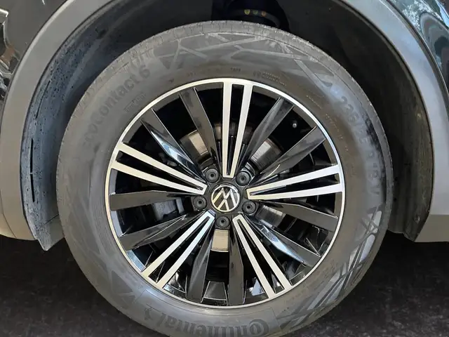 Volkswagen Tiguan view 15
