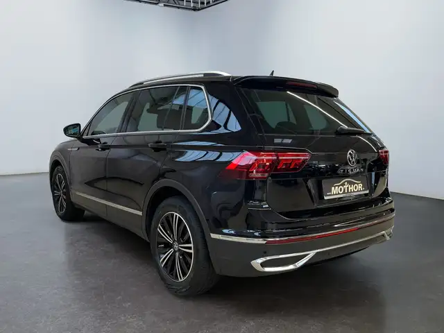 Volkswagen Tiguan view 4