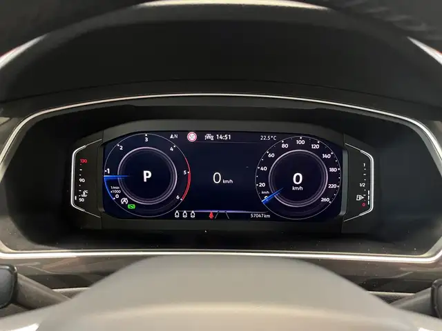 Volkswagen Tiguan view 12