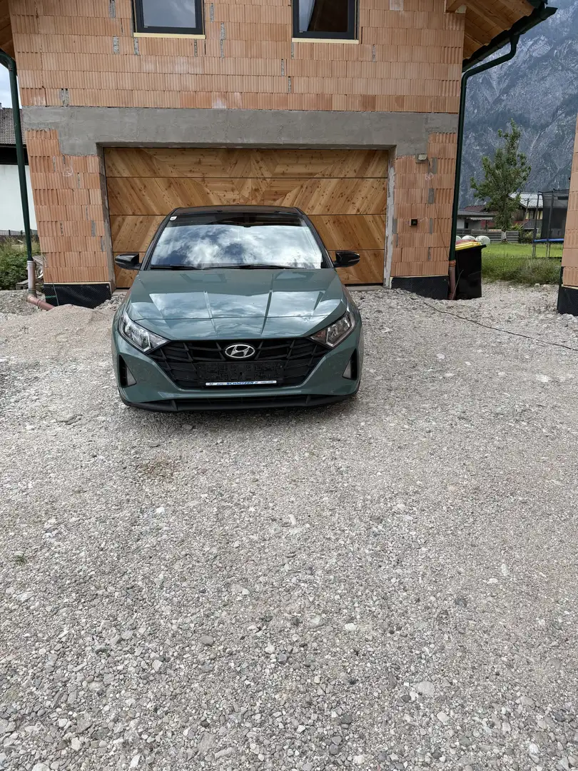 Hyundai i20 1,2 MPI Trend Line Grün - 1