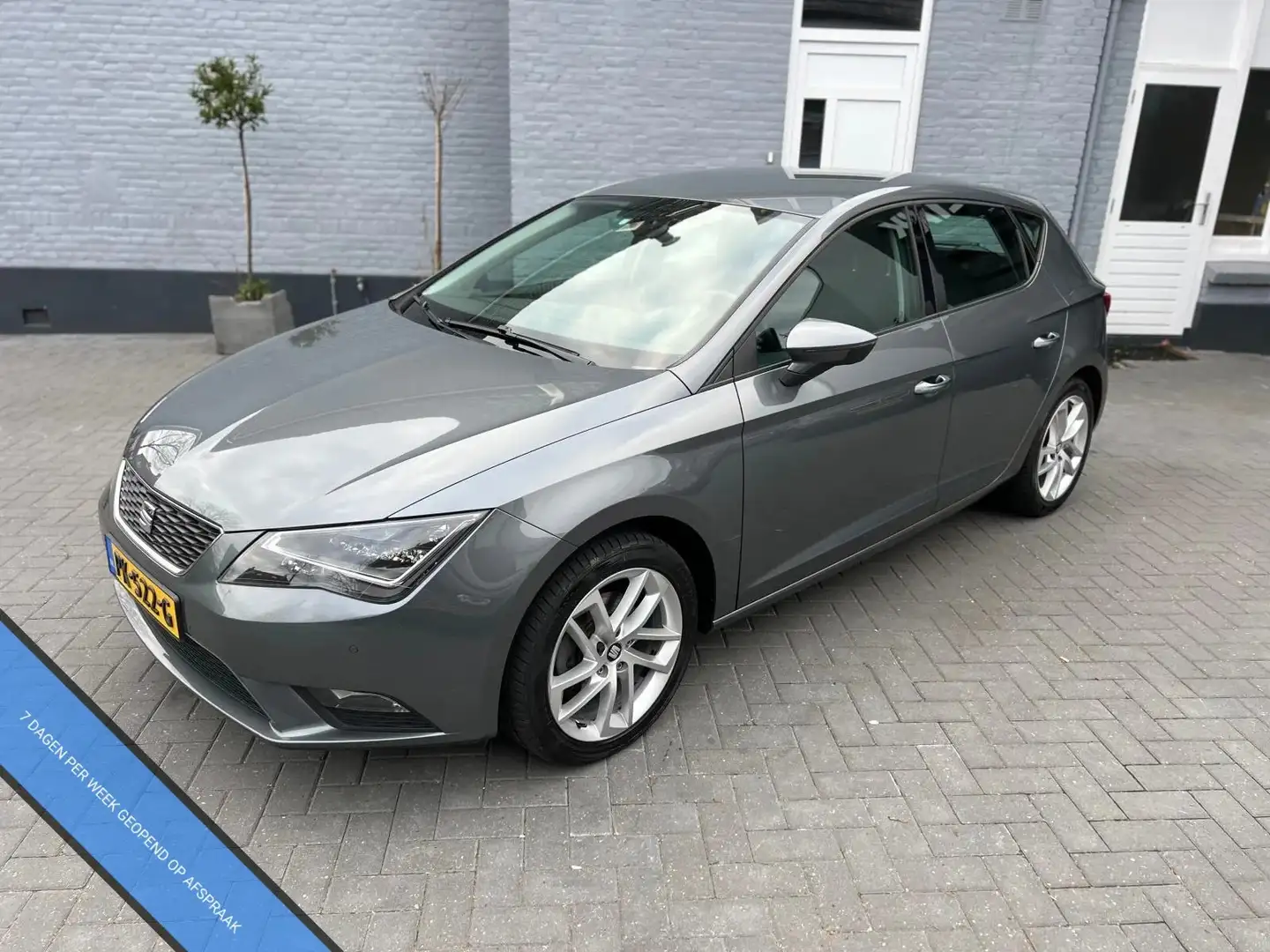 SEAT Leon 1.6 TDI| LED | NAVI | CLIMA | PDC | BLUETOOTH | Gris - 1