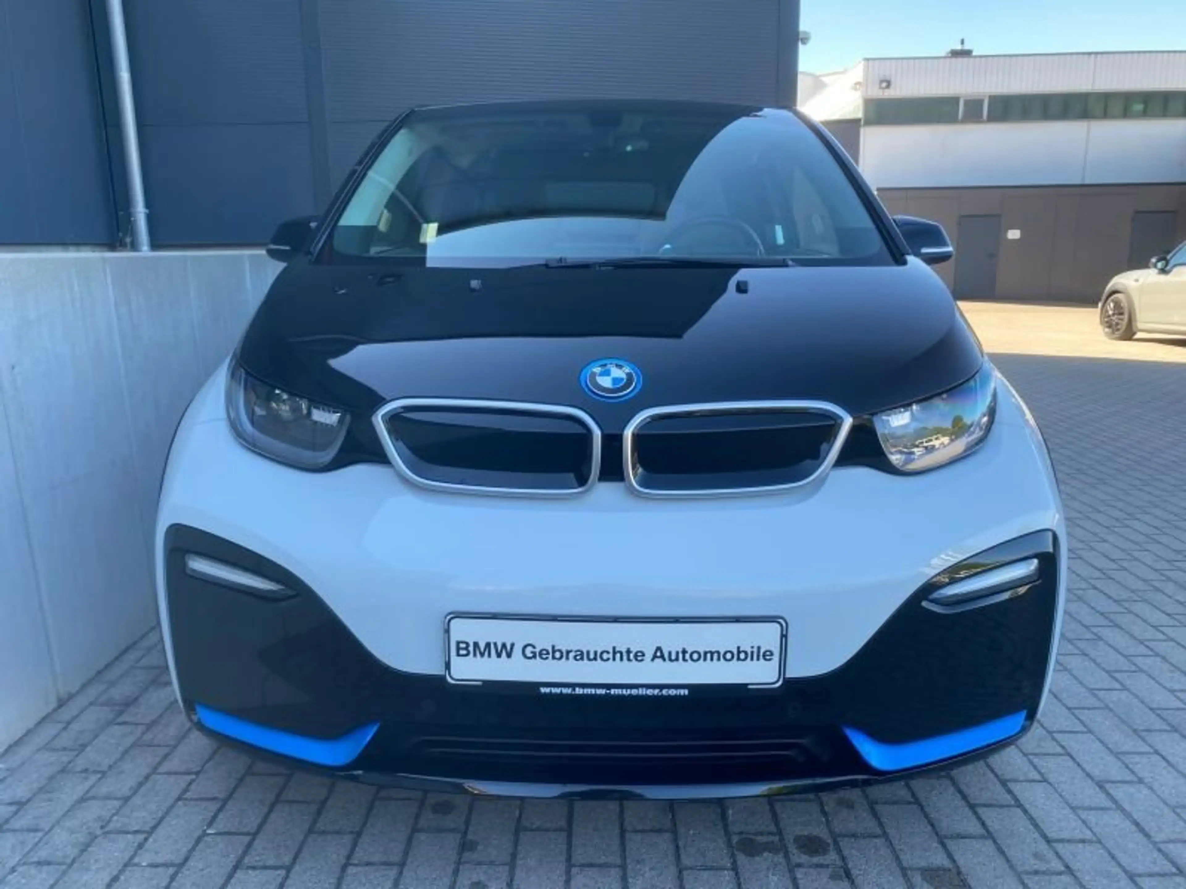 BMW i3 s 120 20/NAVI/CAM/K-ZUG/TEMPO/DAB/SH/WLAN — photo 2