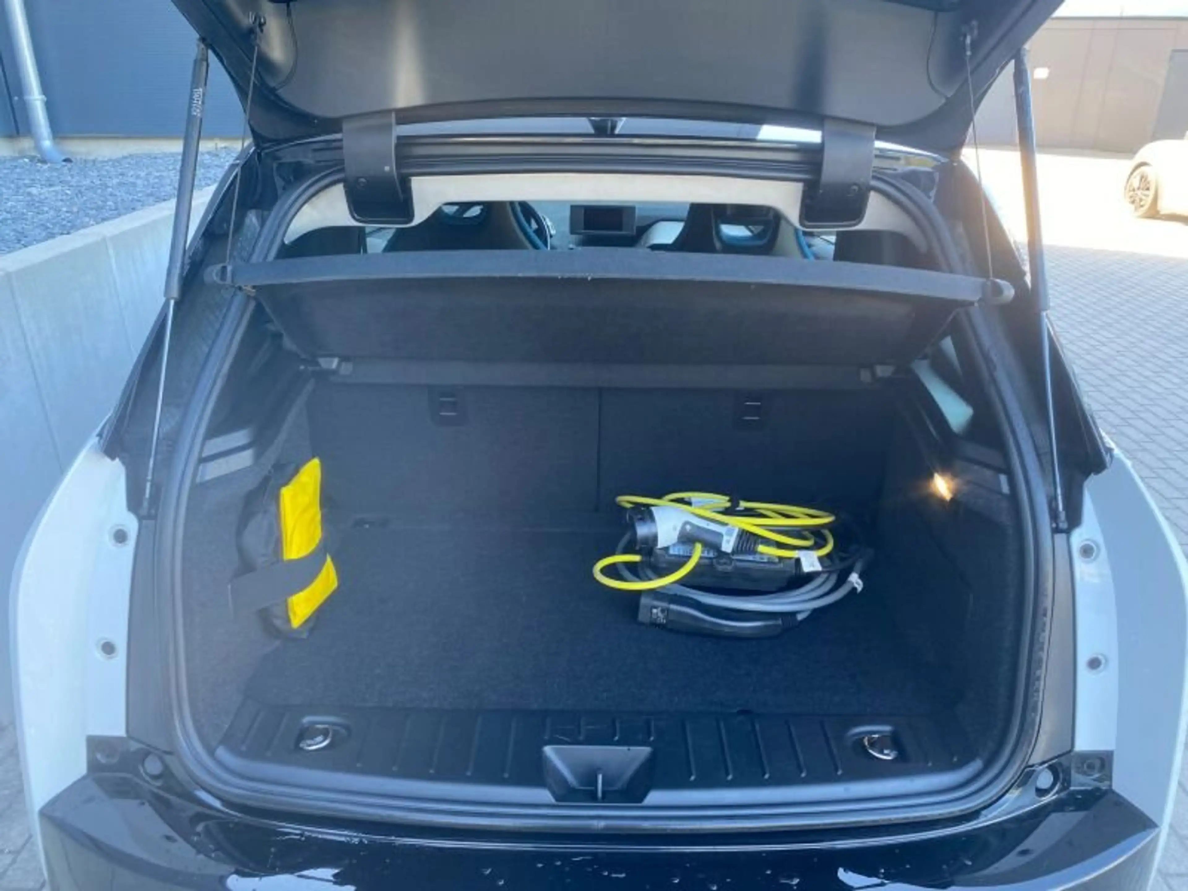 BMW i3 s 120 20/NAVI/CAM/K-ZUG/TEMPO/DAB/SH/WLAN — photo 12