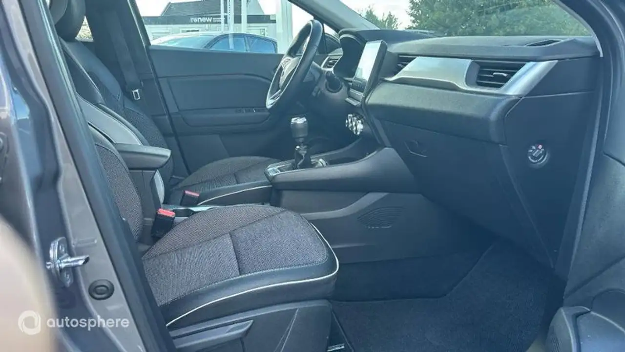 Renault Captur — photo 15