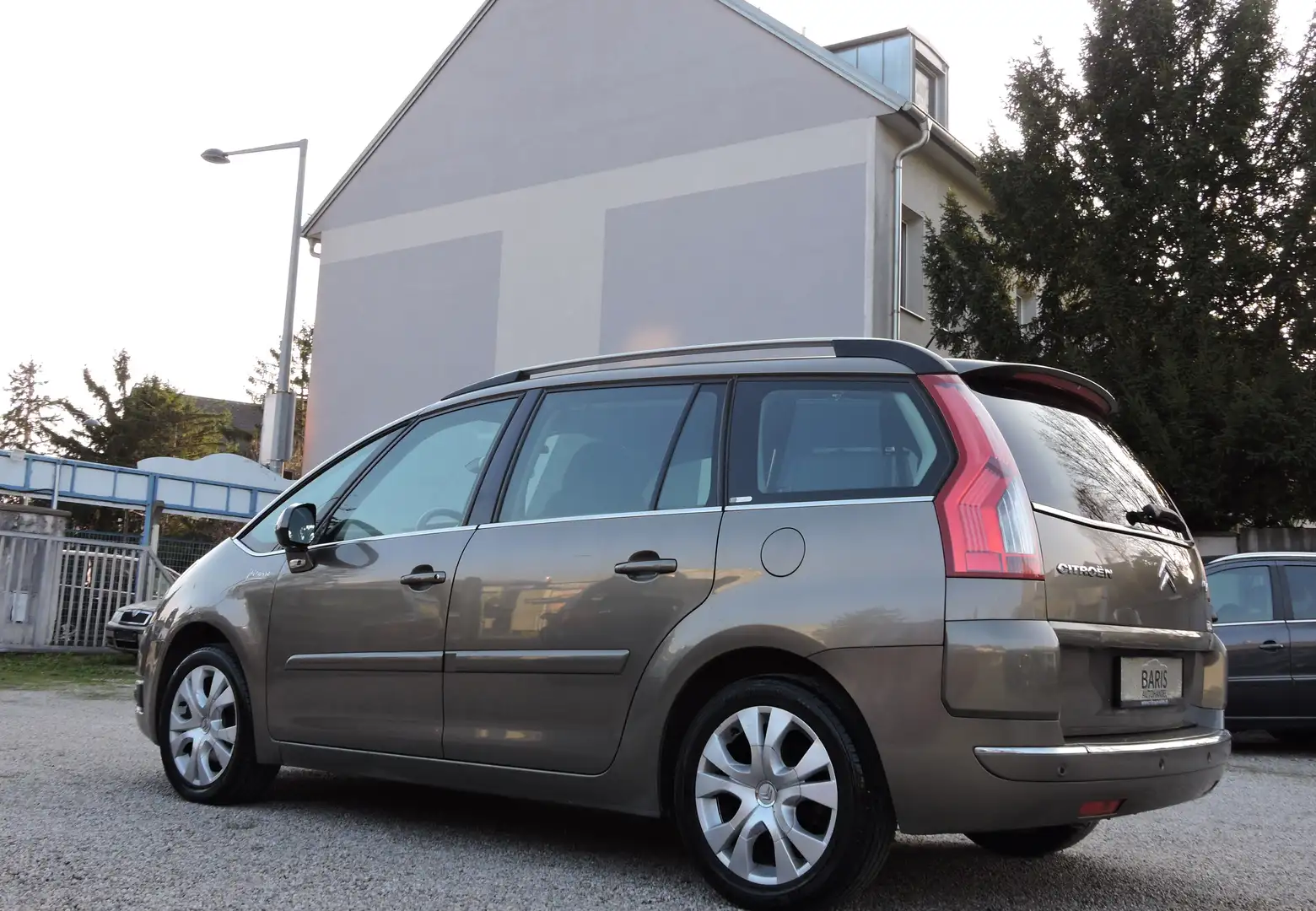 Citroen Grand C4 Picasso Exclusive //  7 Sitzer -Aut. Braun - 2