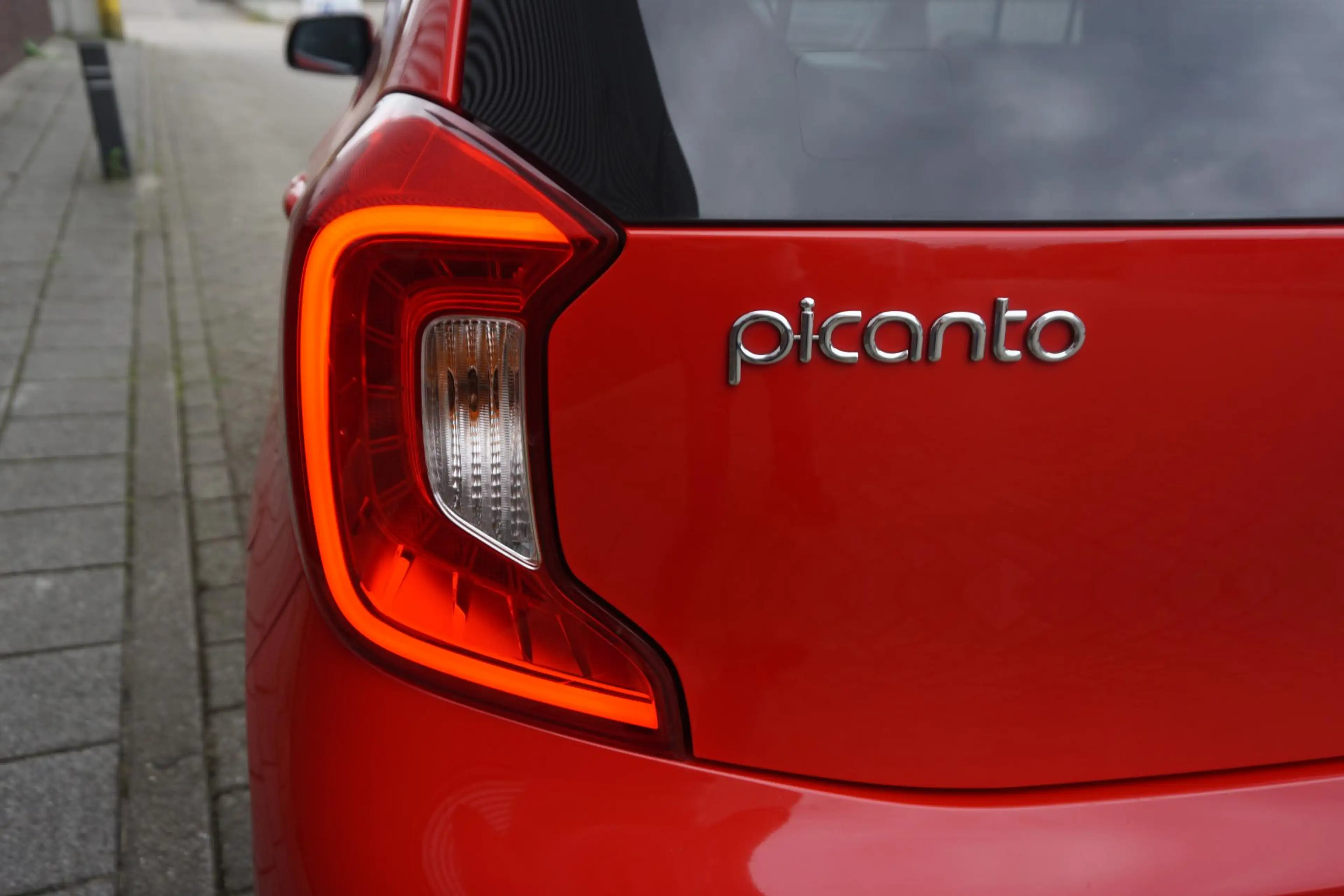 Kia Picanto 1.0 CVVT Colour Edition/CARPLAY/CAMERA/CRUISE! — photo 28