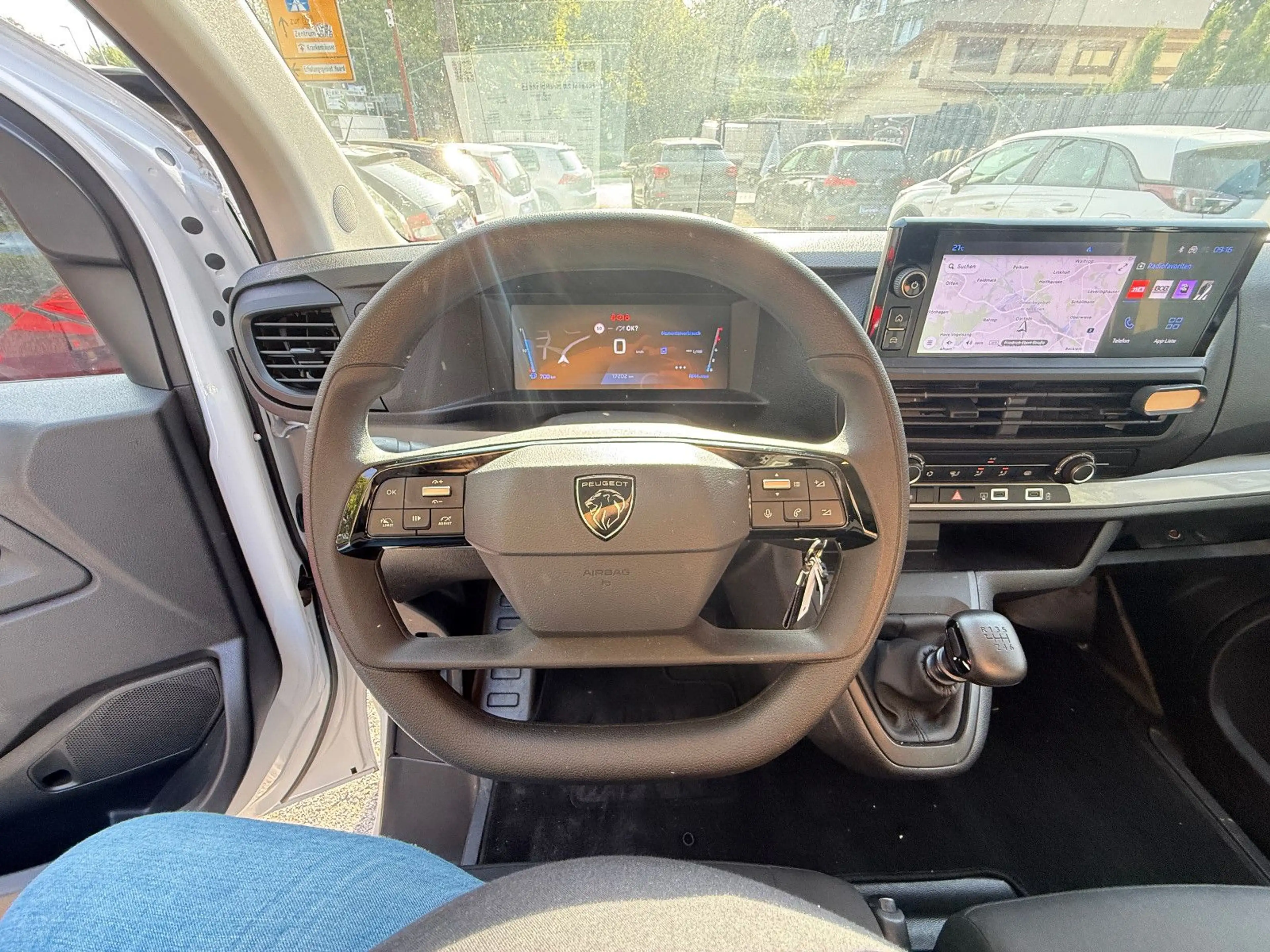 Peugeot Expert 2.0 BlueHDi 145 L2 — photo 11