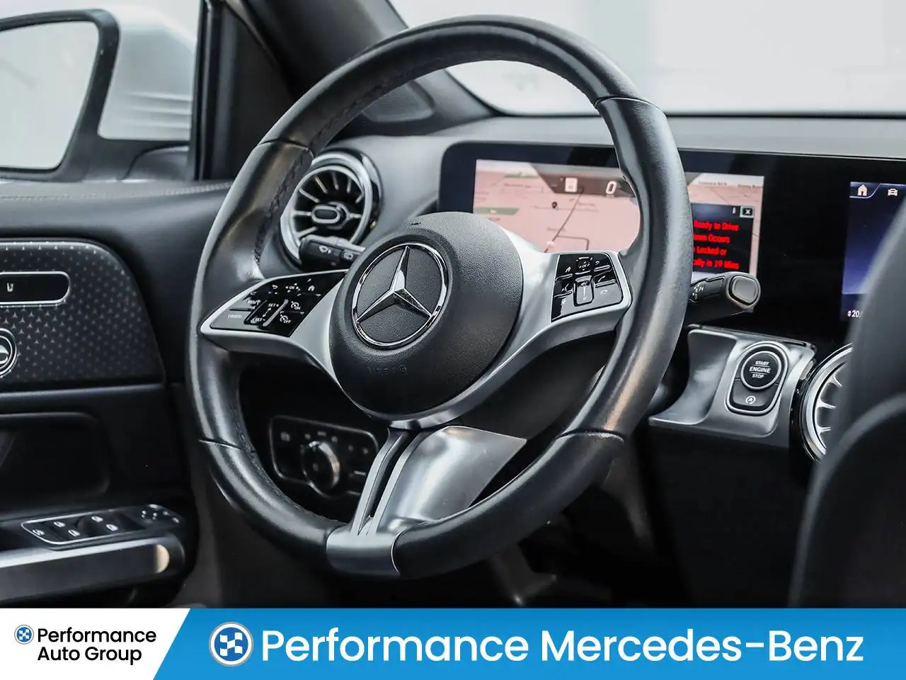 Mercedes-Benz GLB снимка Mercedes-Benz GLB