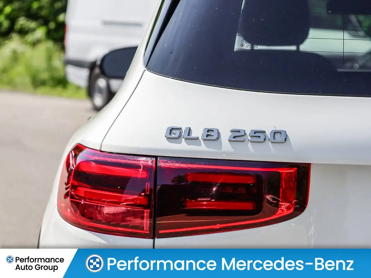 Mercedes-Benz GLB снимка Mercedes-Benz GLB